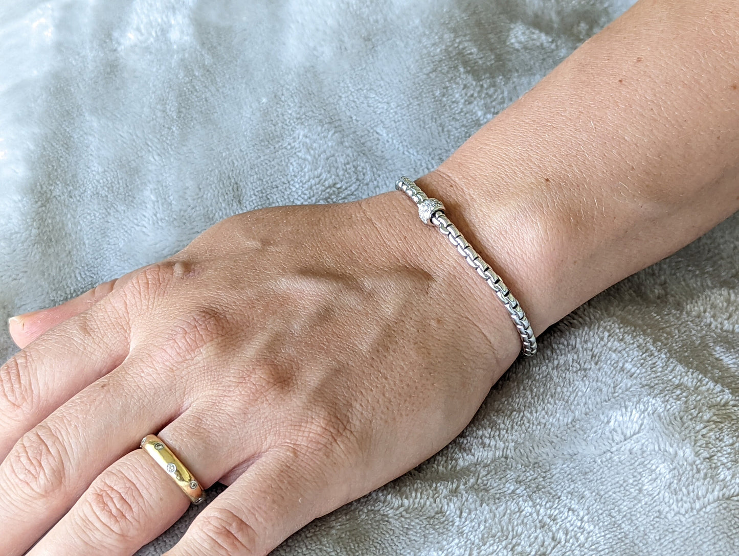 18k FOPE bracelet. Fope Pave Diamond 18k FLEX'IT Flex It Era Collection. 18k White Gold Stretch Fope Bracelet. st(13-23)