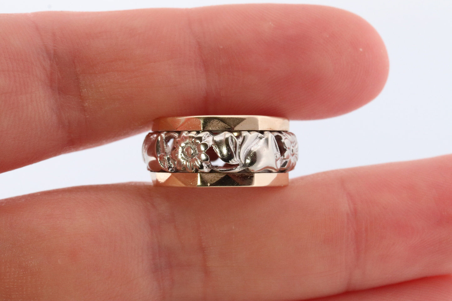 14k Wide Flower Filigree Daisy Ornate band. Vintage Flower Embossed engraved design. Flower Wedding Bells Ring. 9mm
