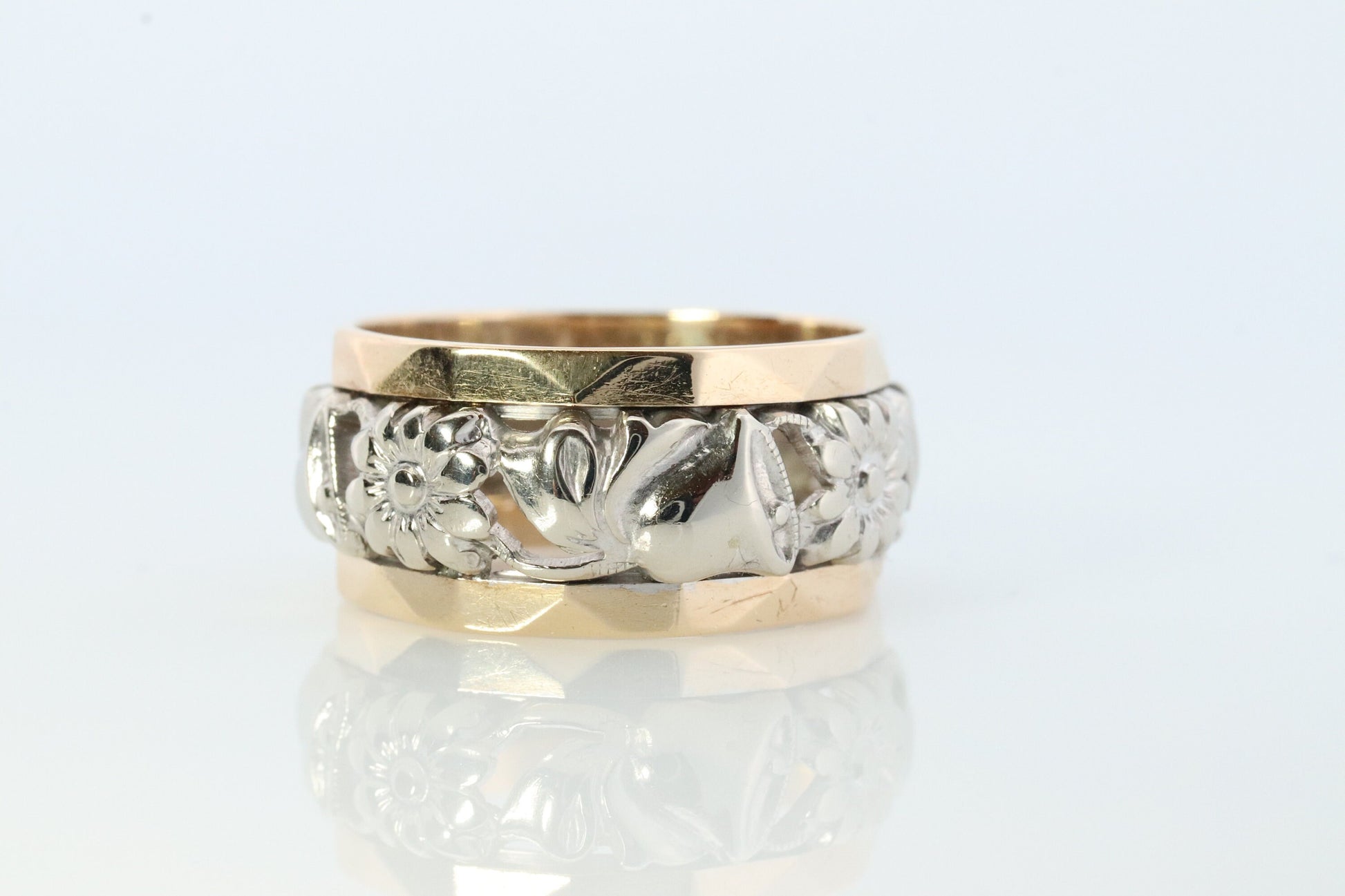 14k Wide Flower Filigree Daisy Ornate band. Vintage Flower Embossed engraved design. Flower Wedding Bells Ring. 9mm