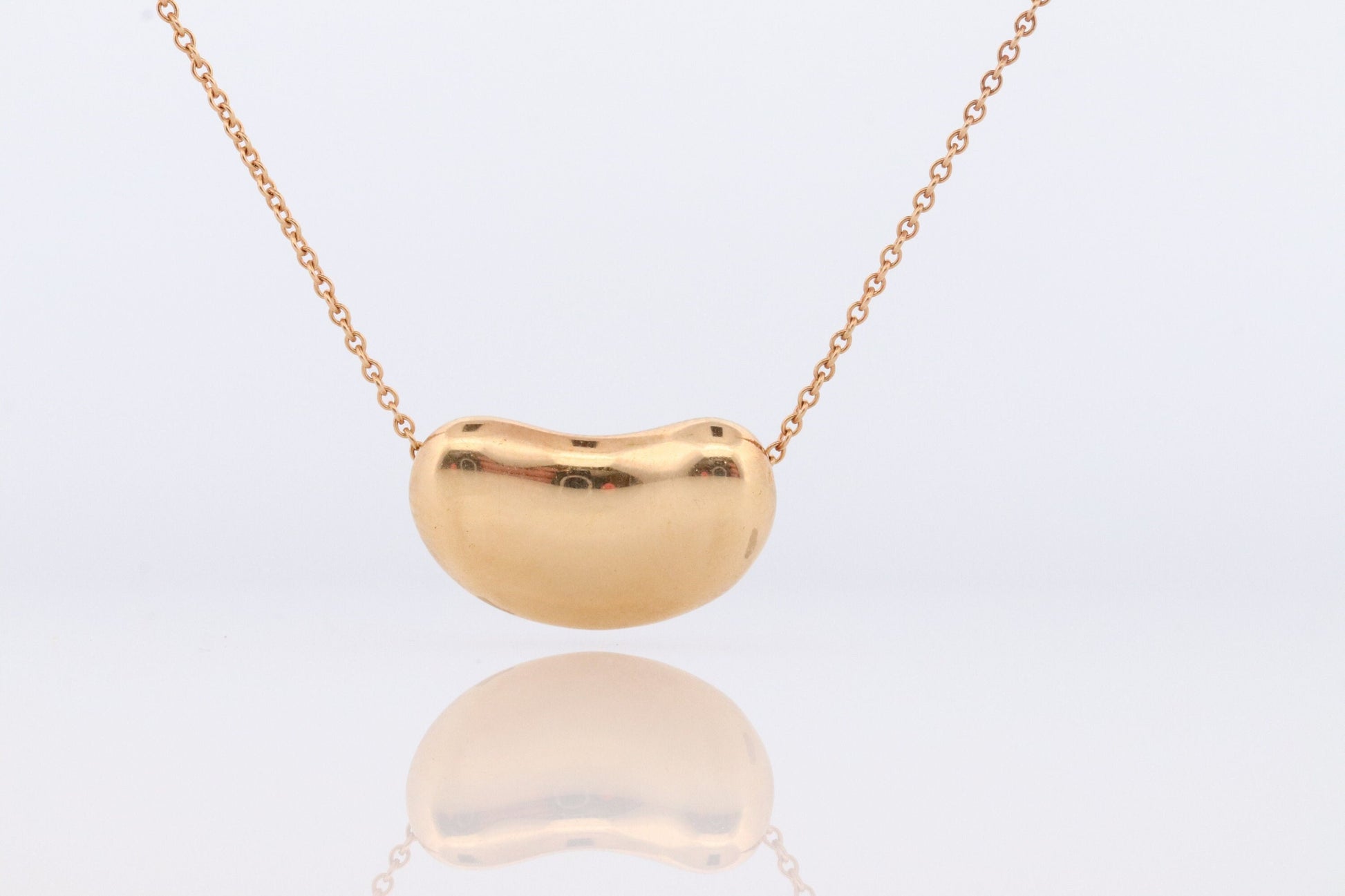 Tiffany & Co. 18k Gold Chain and Bean Pendant Necklace. 750 Yellow Gold Tiffany Company Necklace. Elsa Peretti Bean.