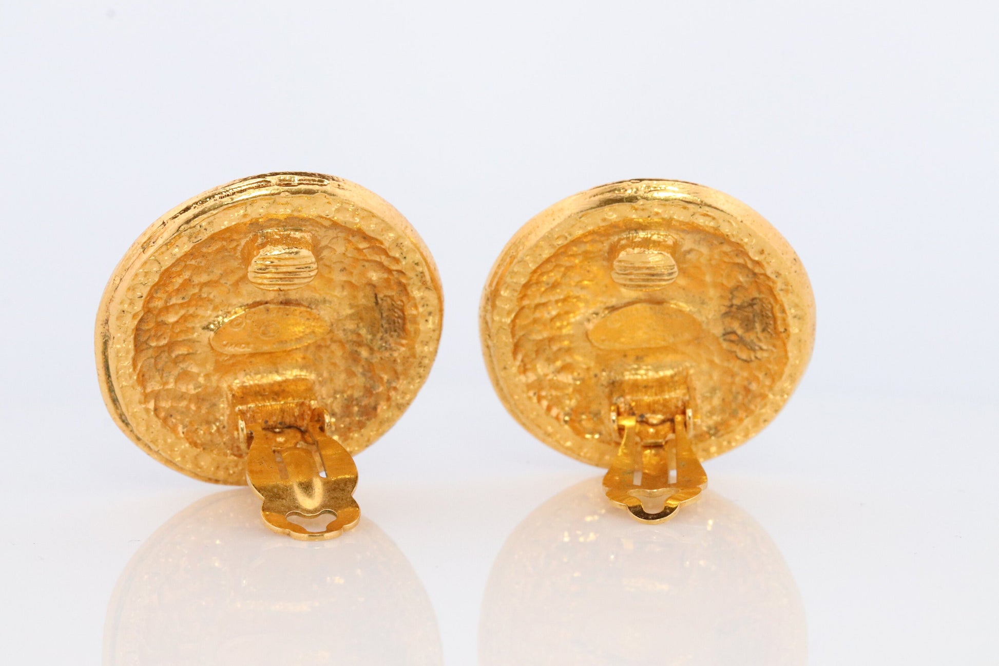 Chanel Earrings. Genuine CC CHANEL Round Crest Shield LOGO Clip on earrings. Nonpierced Clips. 31 Rue Cambon