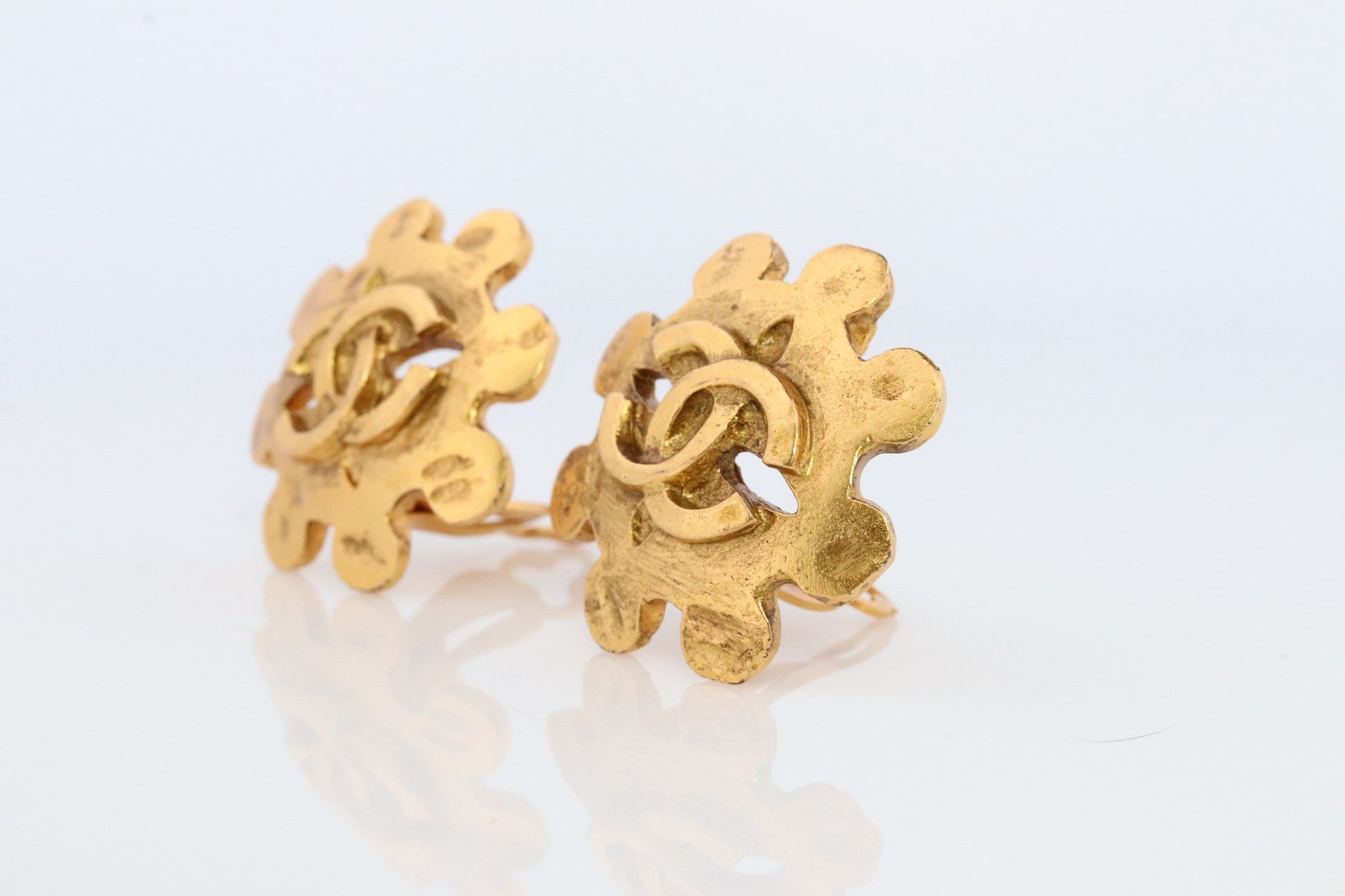 Chanel Earrings. Genuine CC CHANEL Round LOGO Clip on earrings. Gear Nonpierced Clips. Coco Chanel
