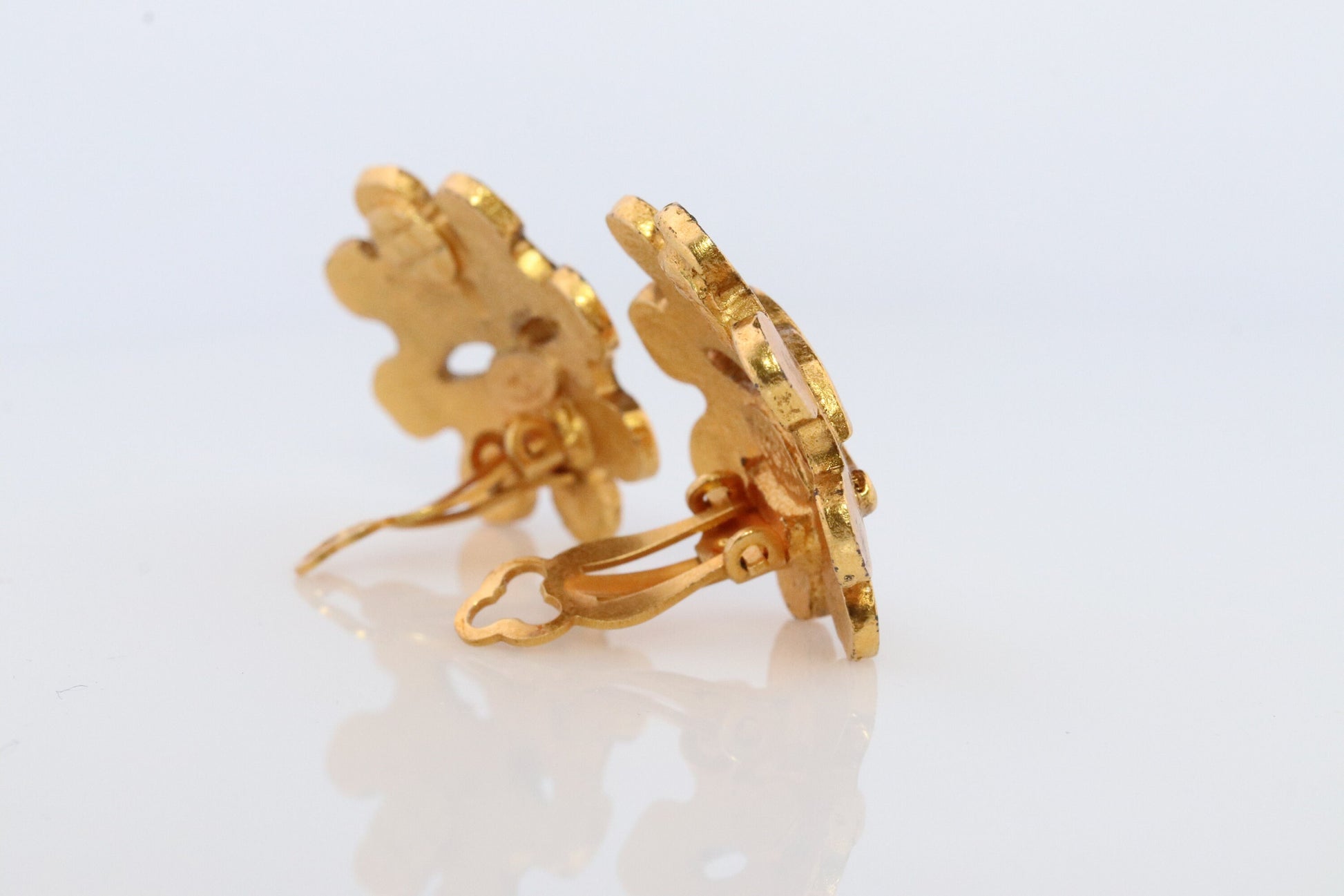 Chanel Earrings. Genuine CC CHANEL Round LOGO Clip on earrings. Gear Nonpierced Clips. Coco Chanel