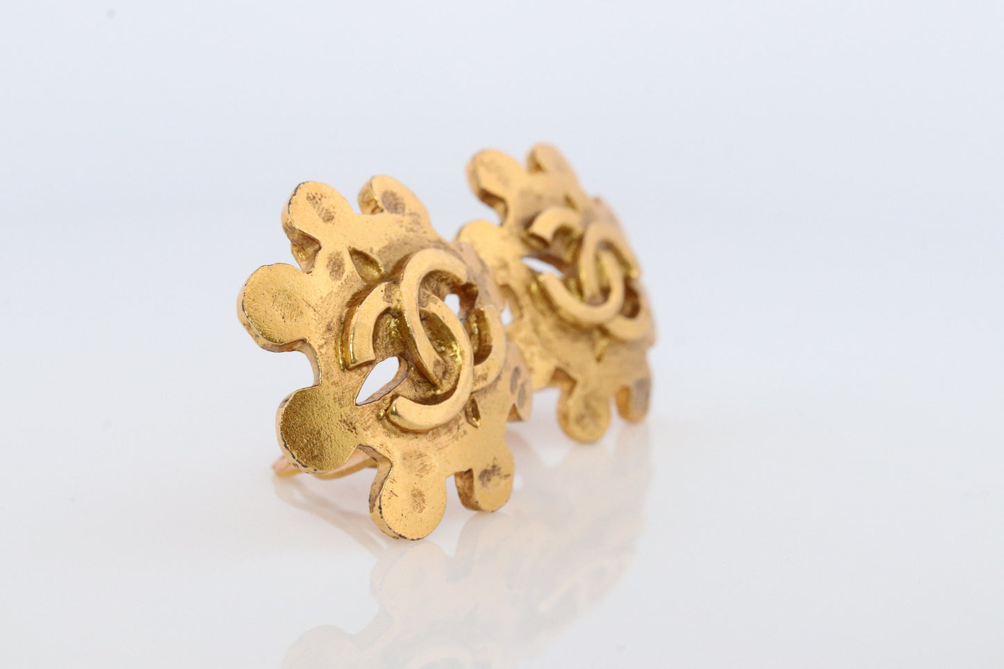 Chanel Earrings. Genuine CC CHANEL Round LOGO Clip on earrings. Gear Nonpierced Clips. Coco Chanel