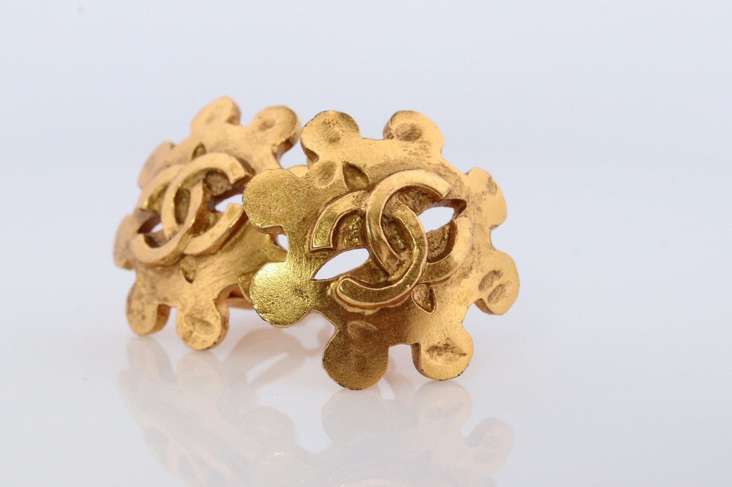Chanel Earrings. Genuine CC CHANEL Round LOGO Clip on earrings. Gear Nonpierced Clips. Coco Chanel