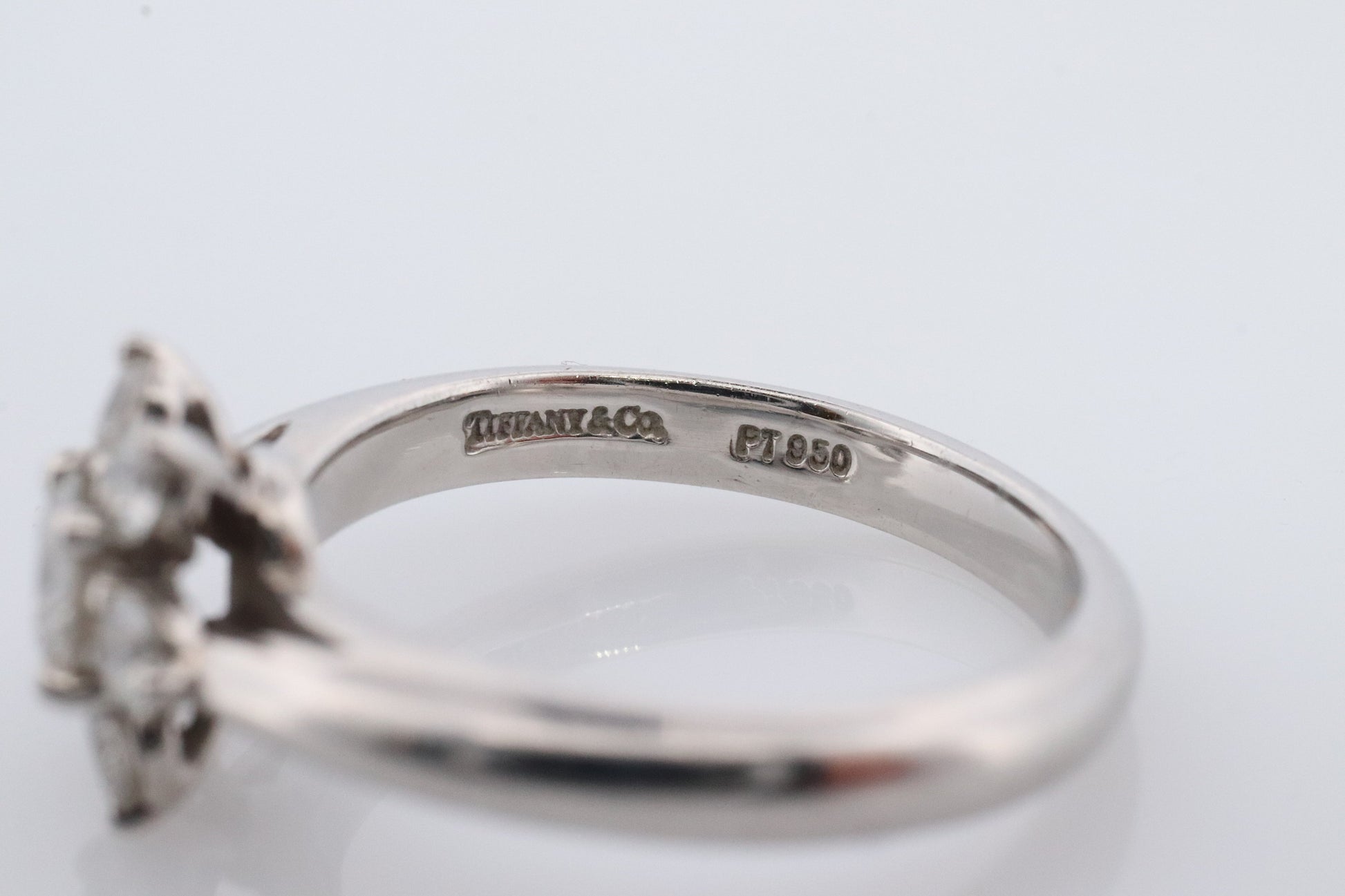 Tiffany and Co. Diamond Ring. Platinum Flower Diamond Band. Tiffany and Company Snowflake Diamond Halo ring Pt950