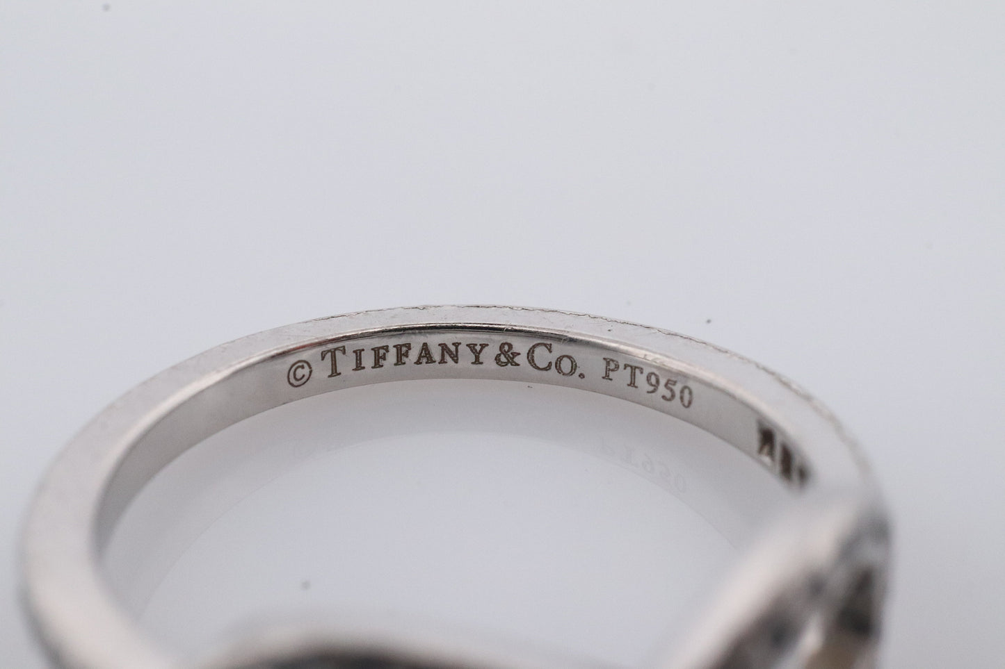 Tiffany and Co. Diamond Ring. Platinum Infinity Diamond Band. Tiffany and Company Infinity Loop Diamond ring Pt950