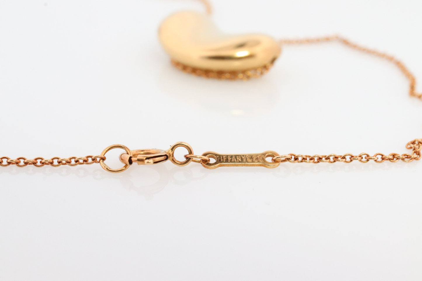 Tiffany & Co. 18k Gold Chain and Bean Pendant Necklace. 750 Yellow Gold Tiffany Company Necklace. Elsa Peretti Bean.