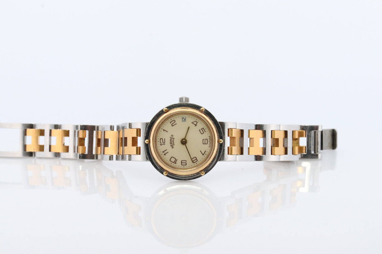 Hermes Watch. Ladies Genuine Hermes Clipper 514366 Gold and Silver Wristwatch.