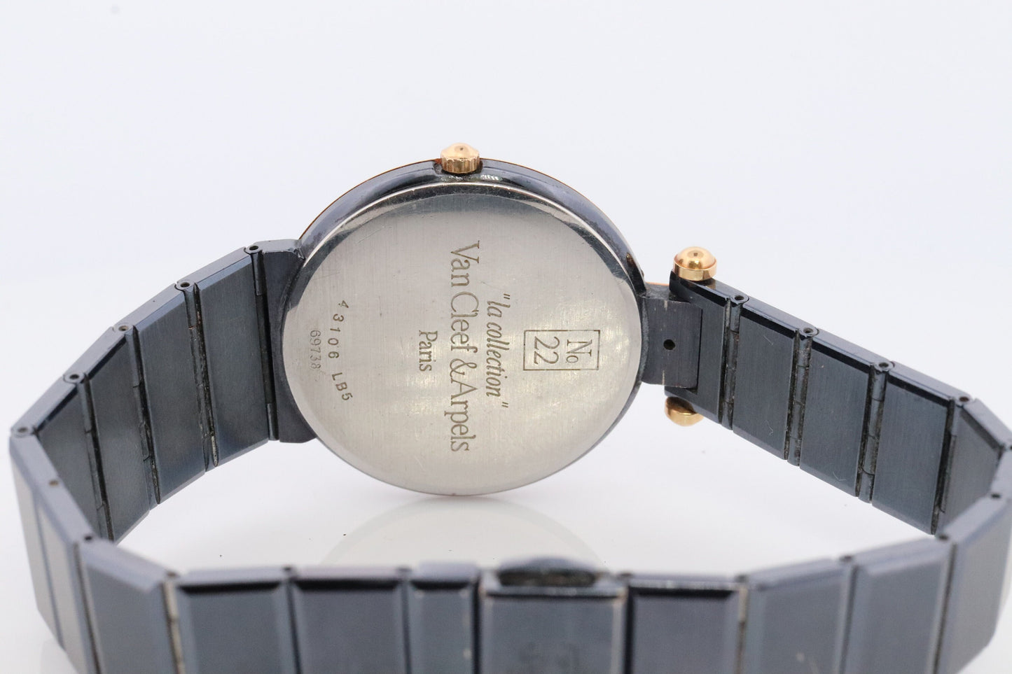 Van Cleef and Arpels 43106 watch. Vintage VCA Ladies 30mm wristwatch. La Collection LB5
