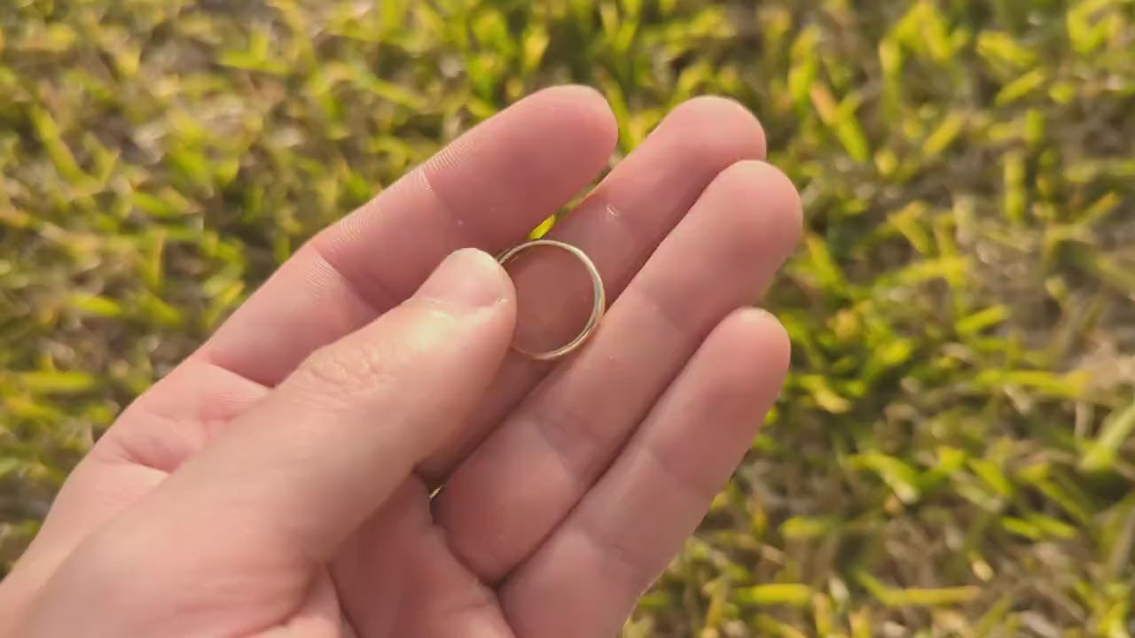 14k Band. 14k Yellow Gold thin half round band. Sz 6.5 2.5mm wide sz(74)