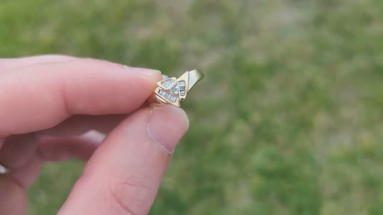 Vintage 14K Gold 0.50TCW Half Carat Brilliant & Baguette Diamond Pyramid Trinity Ring / Gold Triangle Ring / Trillion Ring st(109)