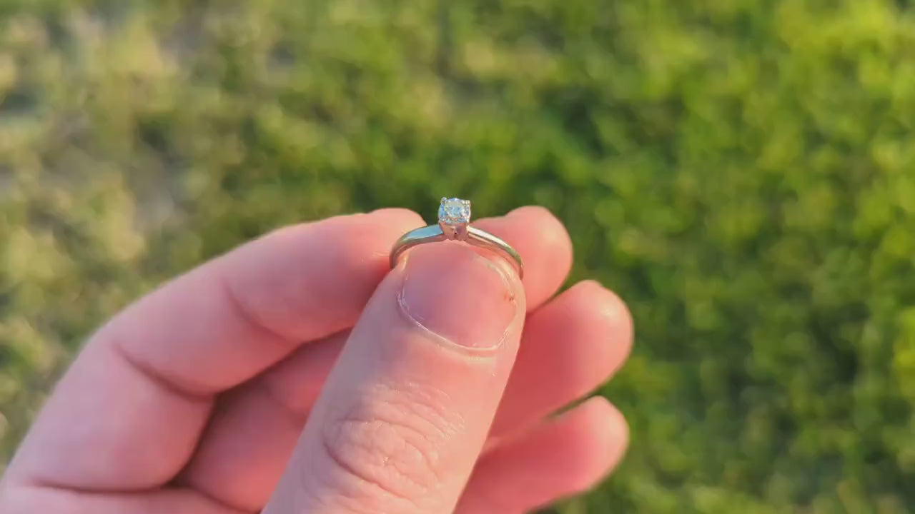 14k Diamond Solitaire. 14k White gold engraved illusion set diamond ring.st(69)