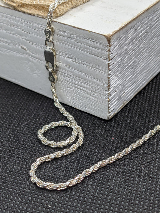 Necklace. Vintage Sterling Silver 925 Rope Chain Necklace 2mm and 16in length