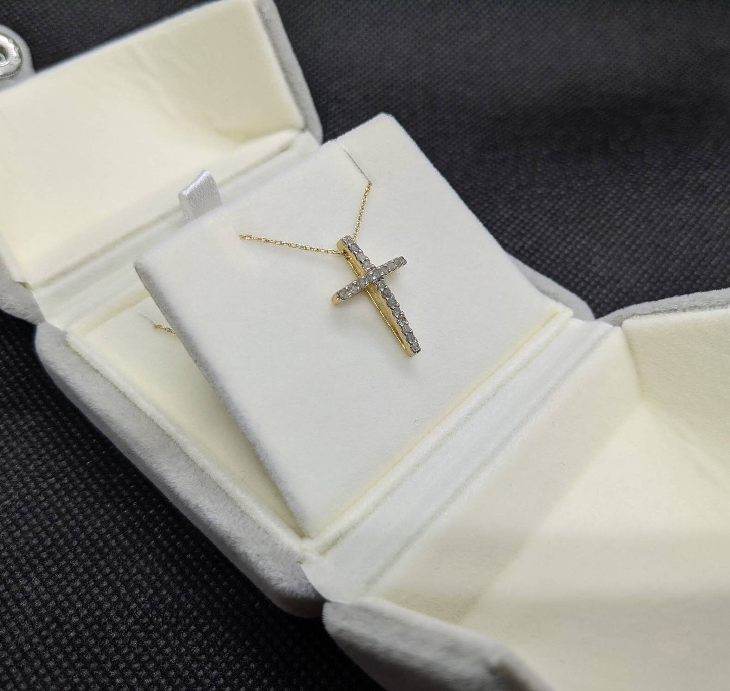Vintage Crucifix Cross 10k Yellow Gold and Diamond Cross pendant. Crucifix Chain Necklace. Cross with Rough Diamonds. Rope chain necklace.