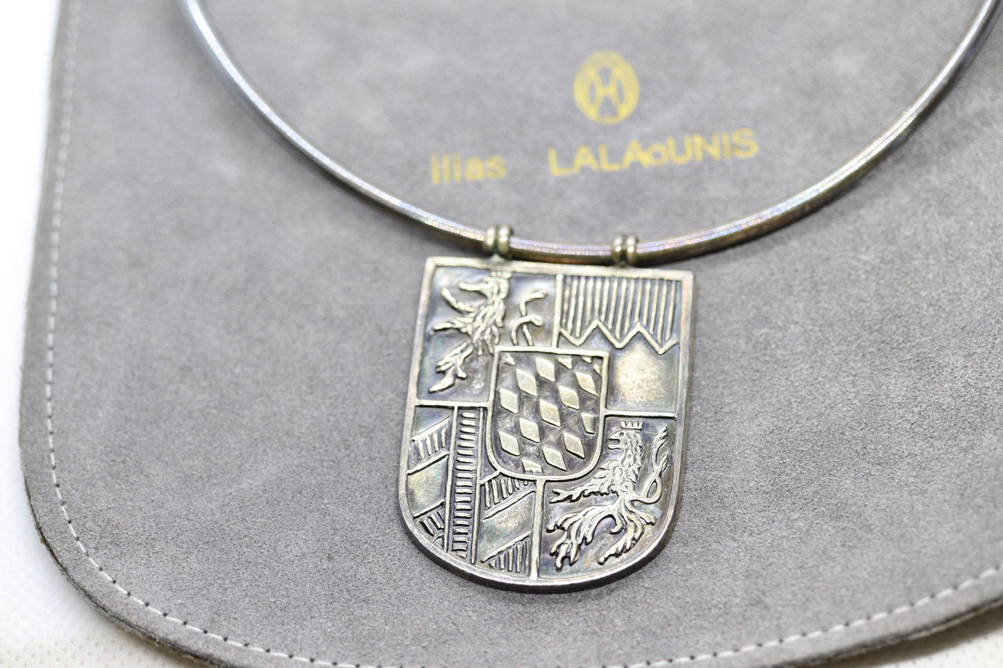 Pre-owned Ilias Lalaounis Sterling Silver Crest Shield Chocker necklace