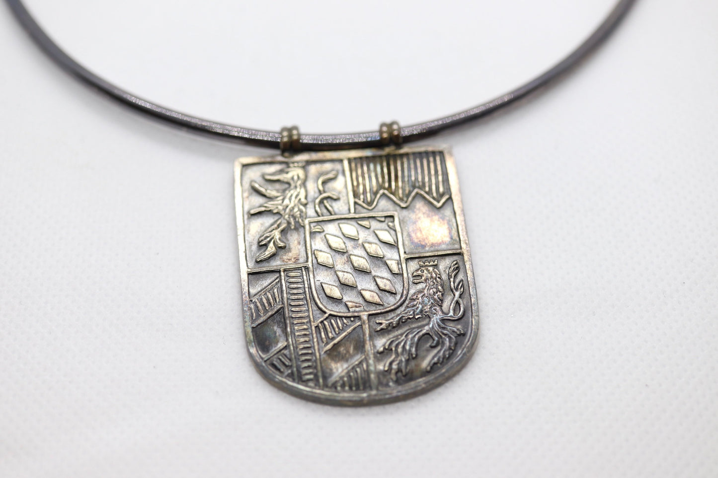Pre-owned Ilias Lalaounis Sterling Silver Crest Shield Chocker necklace