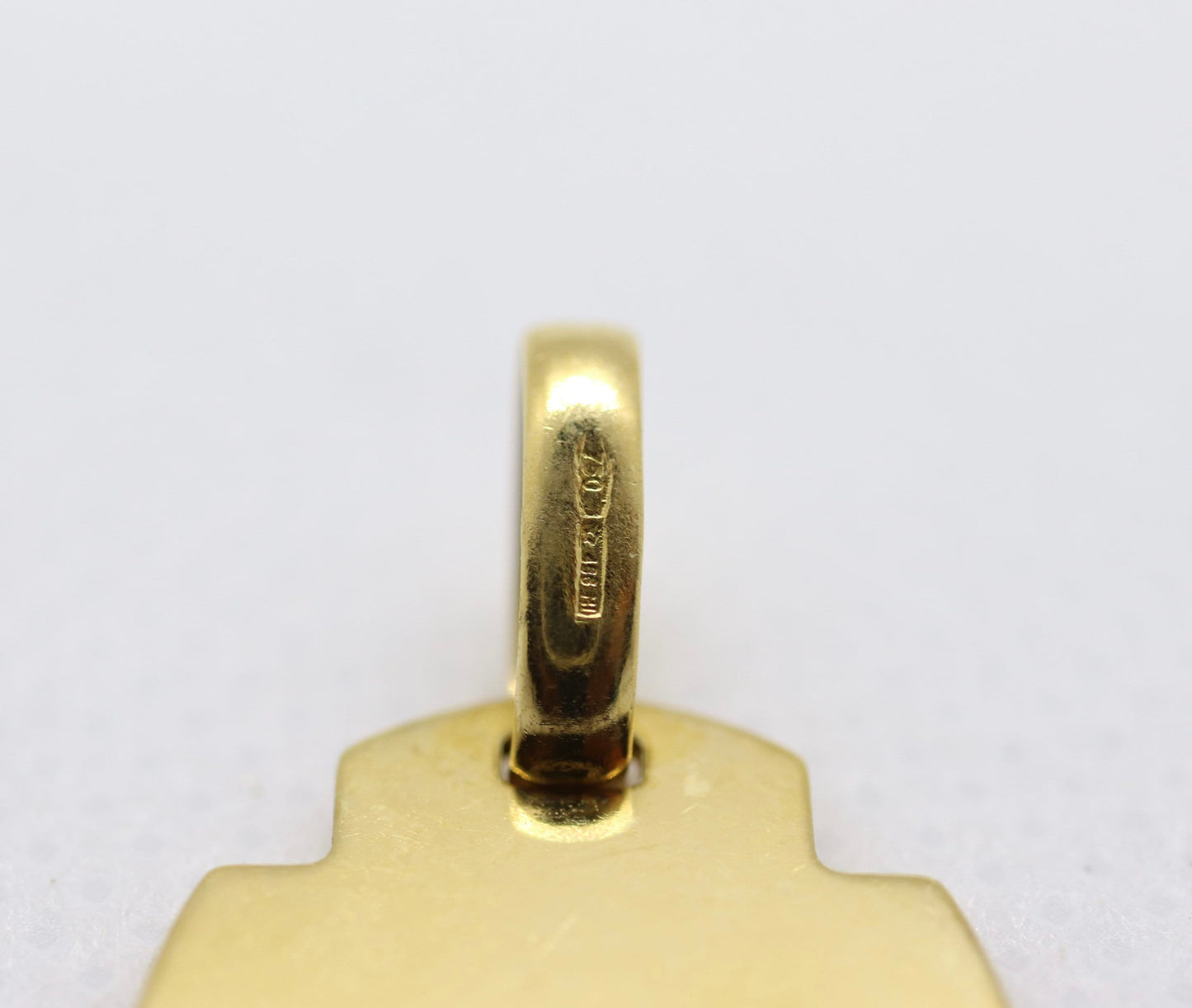 Vintage 18k Yellow Gold Jesus Pendant. Image of Jesus Christ. Jesus Christ Cross Pendant