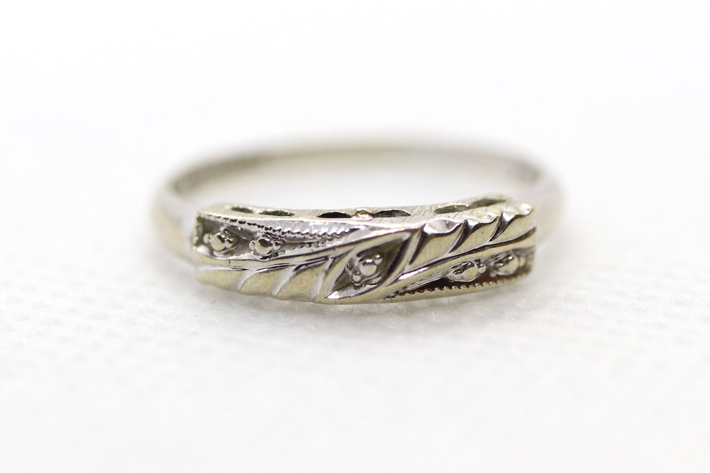 Vintage 14K White Gold Wedding Band 2mm. Sz 6.75 Promise band, engagement, gold ring, stackable ring, minimalist