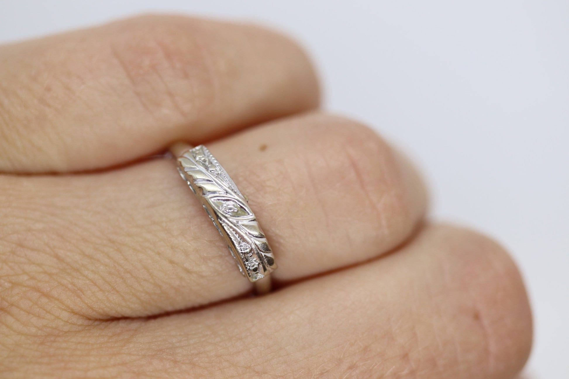 Vintage 14K White Gold Wedding Band 2mm. Sz 6.75 Promise band, engagement, gold ring, stackable ring, minimalist