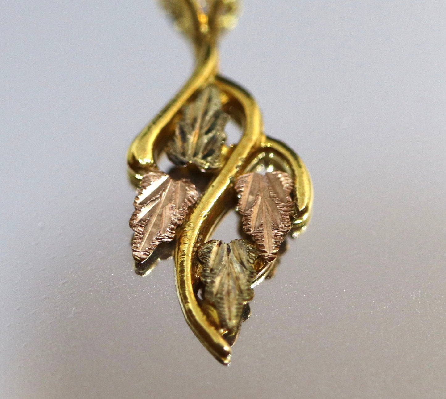 Black Hills Gold Leaf Branches Necklace. 10k multi tone Black Hills Gold