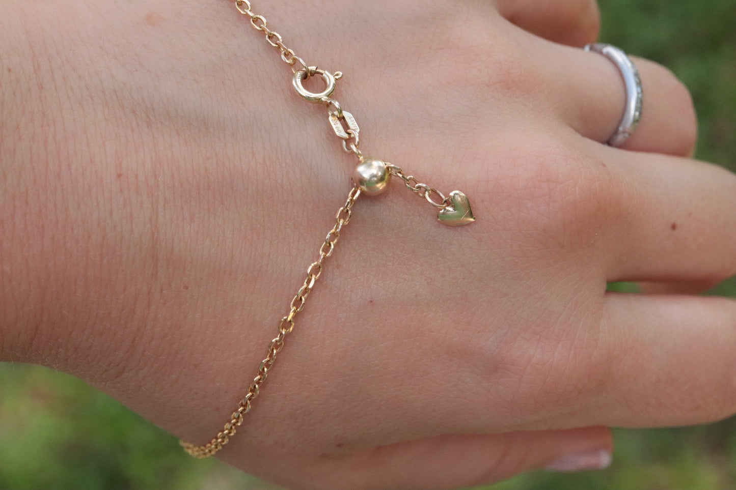 10k Adjustable Slide bracelet. Beautiful heart charm slider slide rolo chain bracelet 8in
