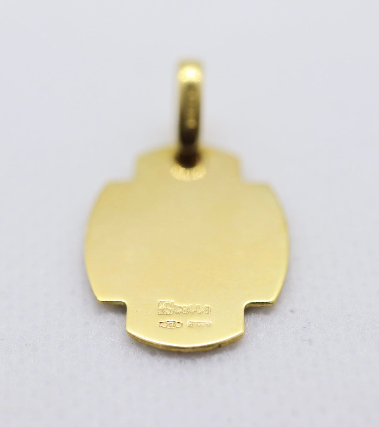 Vintage 18k Yellow Gold Jesus Pendant. Image of Jesus Christ. Jesus Christ Cross Pendant