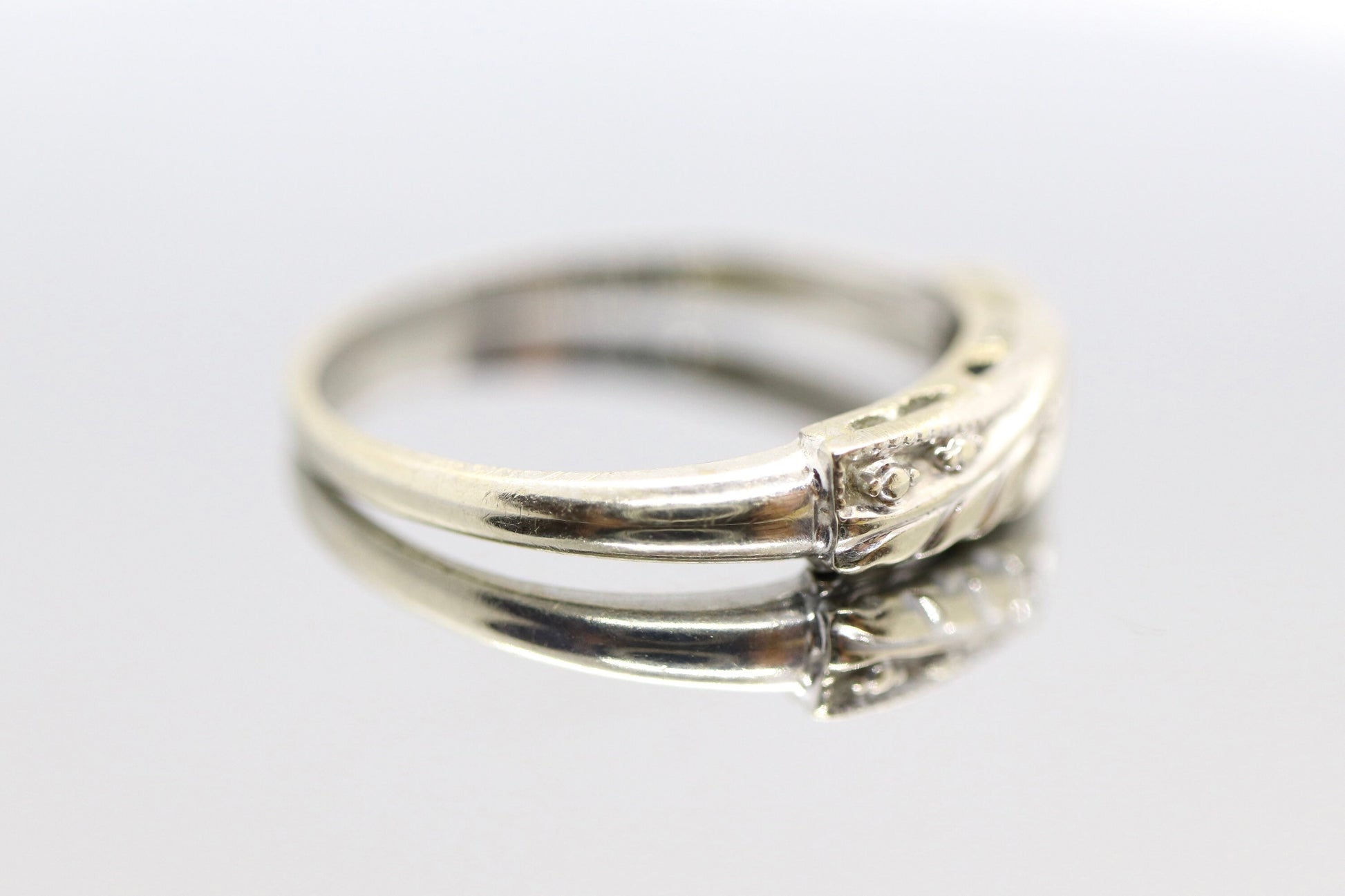 Vintage 14K White Gold Wedding Band 2mm. Sz 6.75 Promise band, engagement, gold ring, stackable ring, minimalist