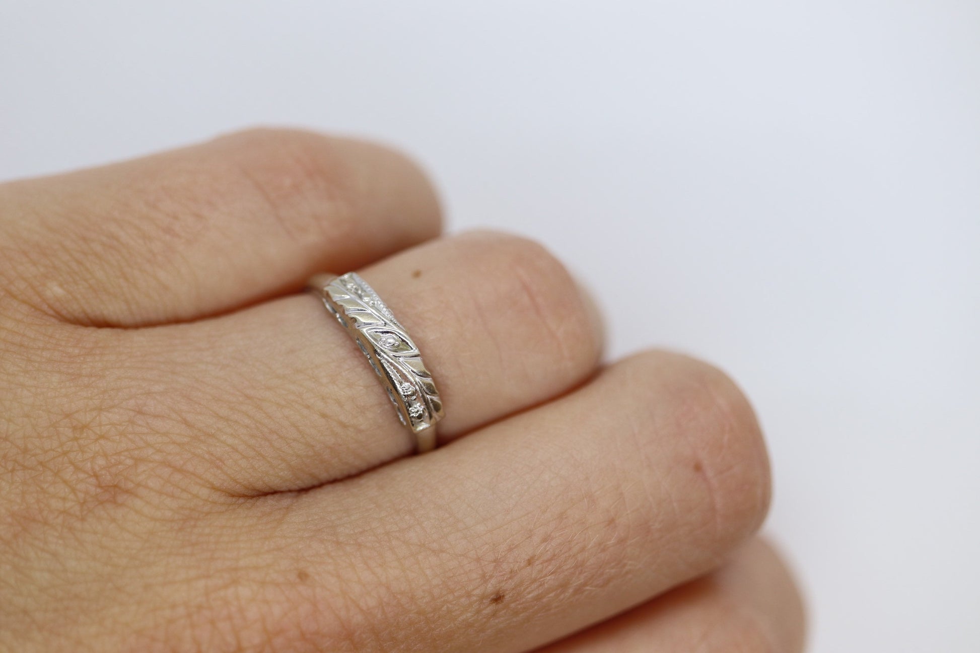 Vintage 14K White Gold Wedding Band 2mm. Sz 6.75 Promise band, engagement, gold ring, stackable ring, minimalist