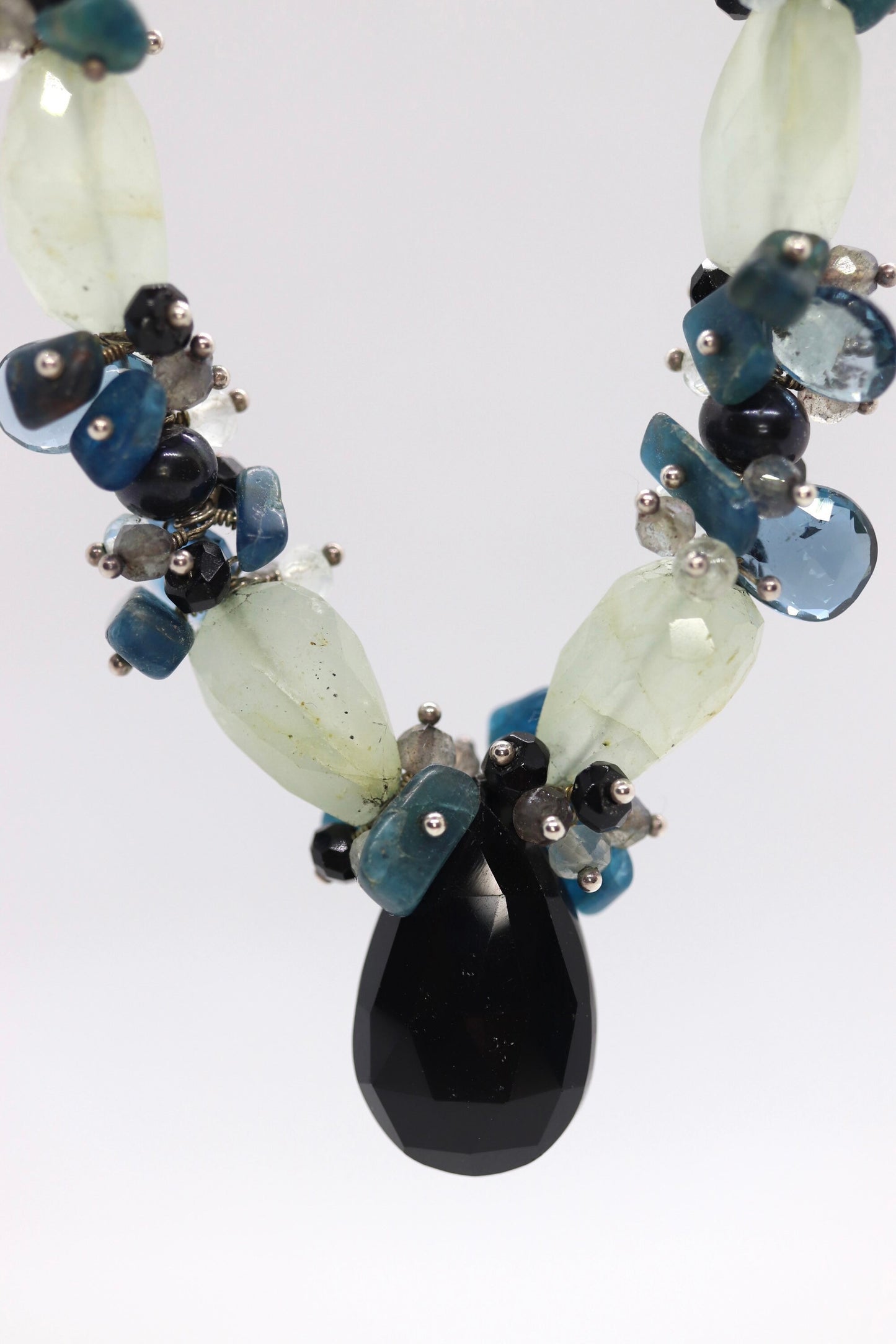 Laura Gibson Necklace. Gibson Sterling Silver Onyx Dangling Candy multi-gem necklace (295)