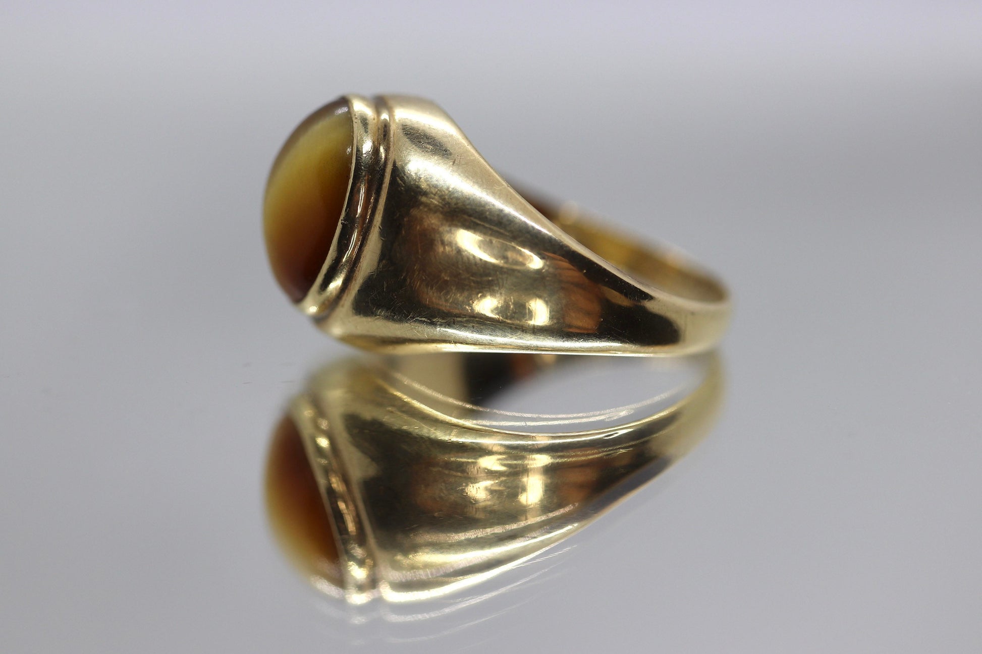 10k Tiger Eye Oval Cabochon ring. PSco Plainville Stock Tiger's Eye solitaire ring.