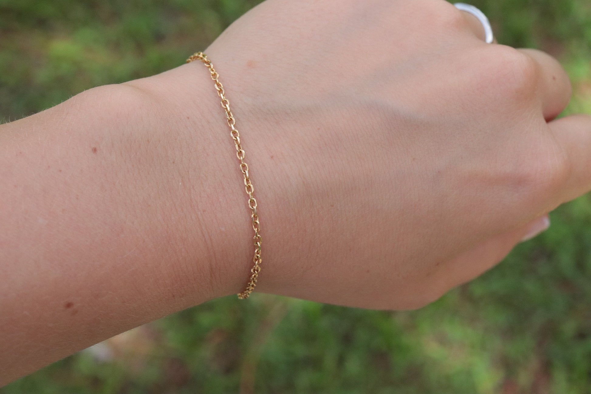 10k Adjustable Slide bracelet. Beautiful heart charm slider slide rolo chain bracelet 8in