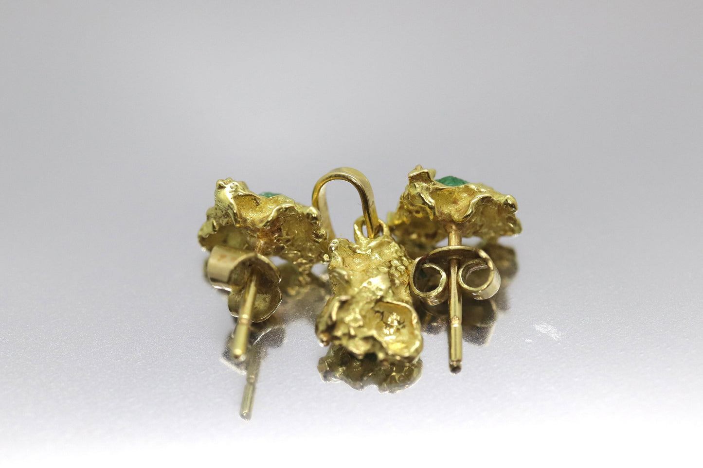 18k Rough Emerald Stud earrings and matching Pendant. 18k Gold Nugget design Jewelry set