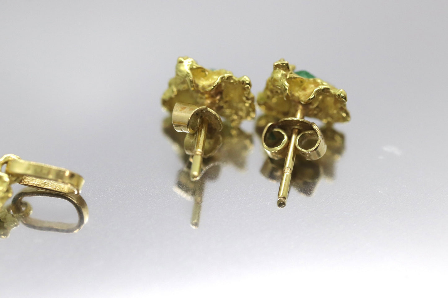 18k Rough Emerald Stud earrings and matching Pendant. 18k Gold Nugget design Jewelry set