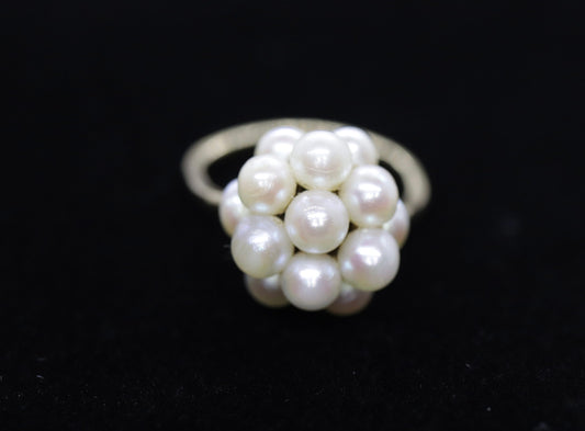 14k Pearl Cluster Ring. Size 6 4mm pearls