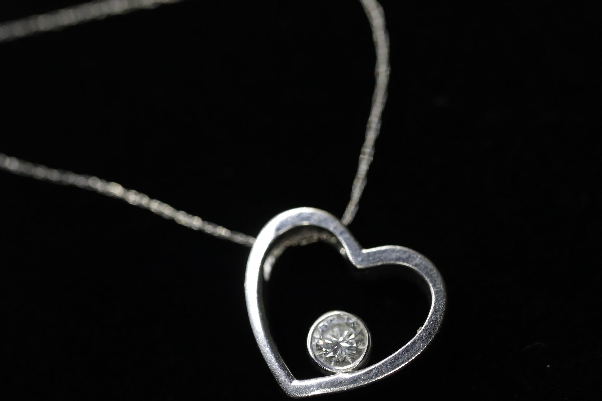 18k Open Heart 0.21ct Diamond Solitaire pendant. 14k 20in thin necklace. Bezel Diamond pendant