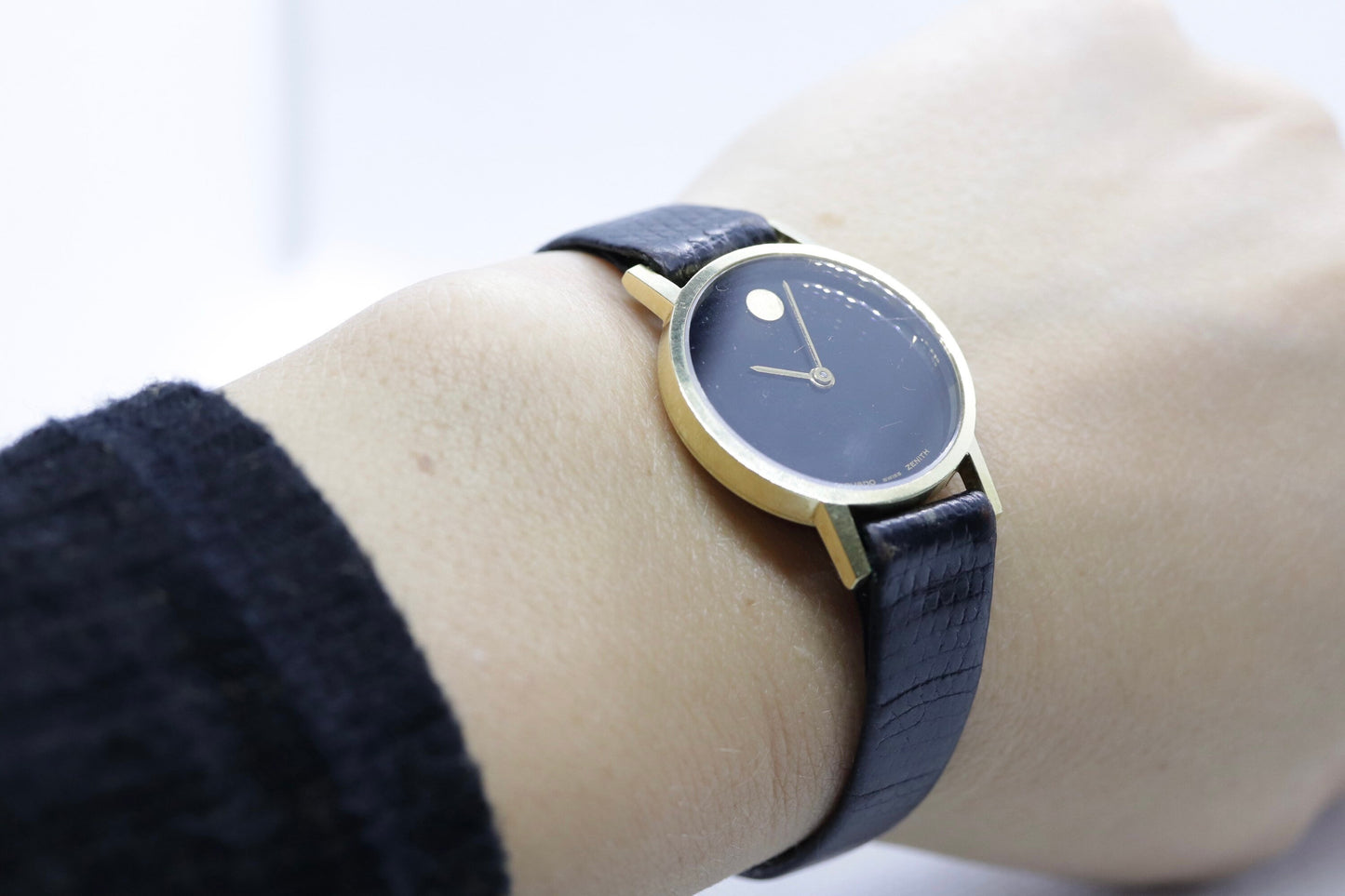 14k MOVADO Zenith Round Mechanical Watch. Movado Vintage Ladies watch with black leather band st(124/85)