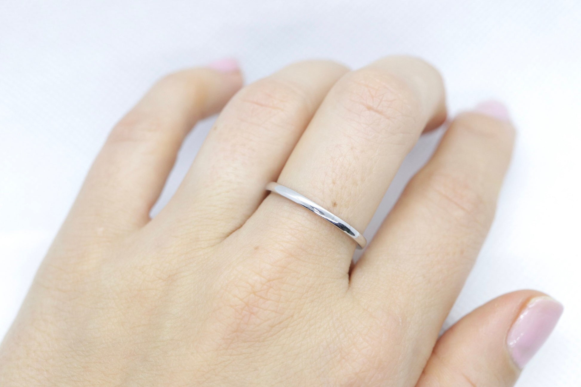 Platinum Band 2mm wide. Half round thin wedding band. Platinum ring. Band for Women and Men. Size 8.5. Platinum