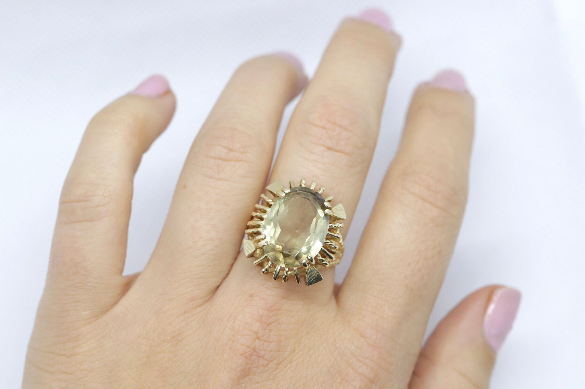 14k Large Oval GREEN Amethyst ring. 14k Large Light Green Amethyst Cocktail Statement ring st(172/50)