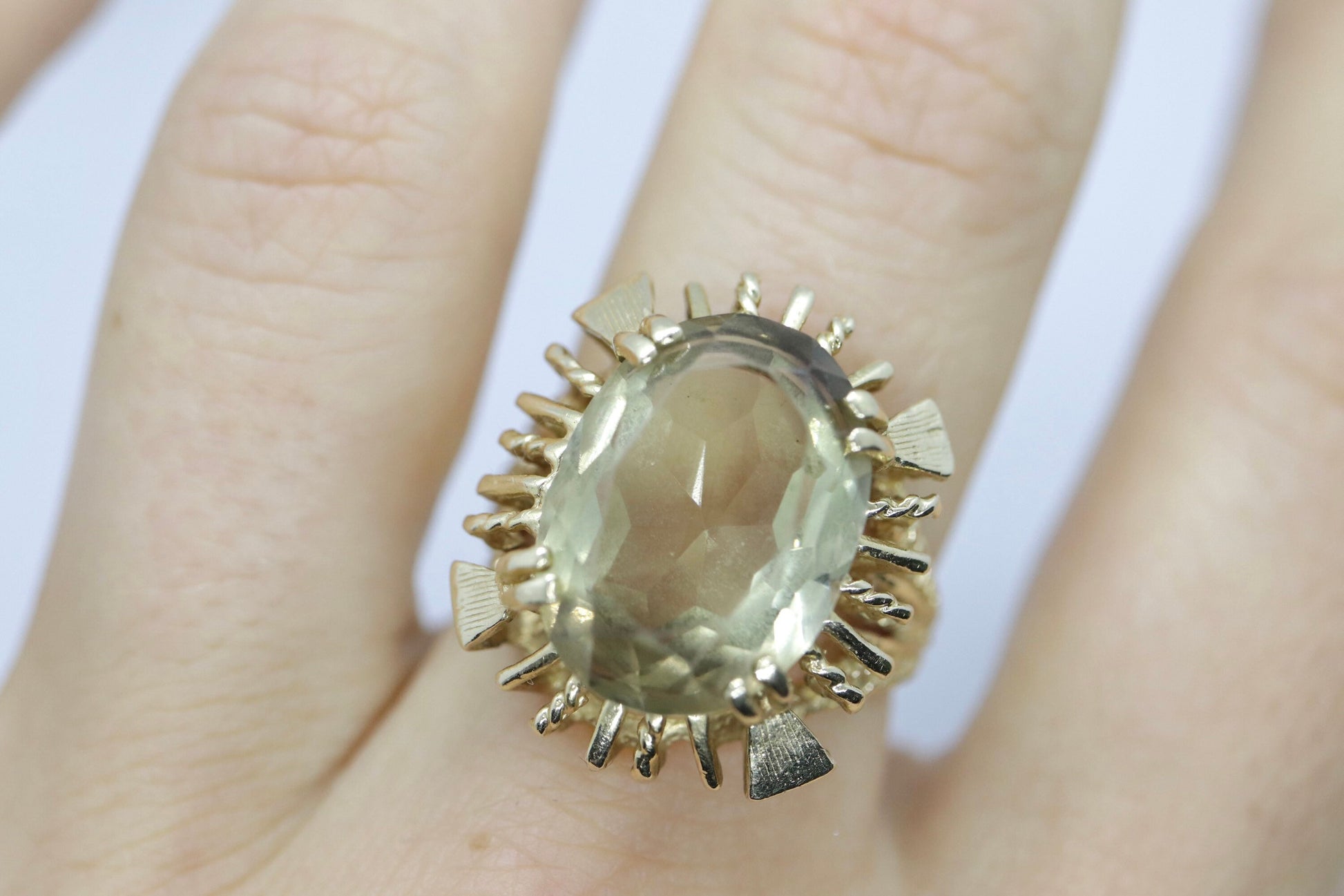 14k Large Oval GREEN Amethyst ring. 14k Large Light Green Amethyst Cocktail Statement ring st(172/50)
