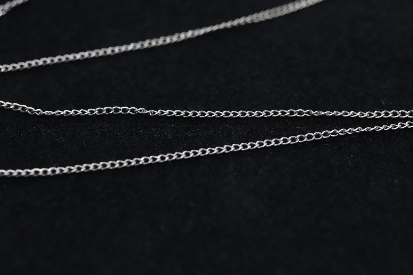 Pearl diamond pendant and necklace. 10k Dangle Pearl pendant with cable necklace (14)(00.90)
