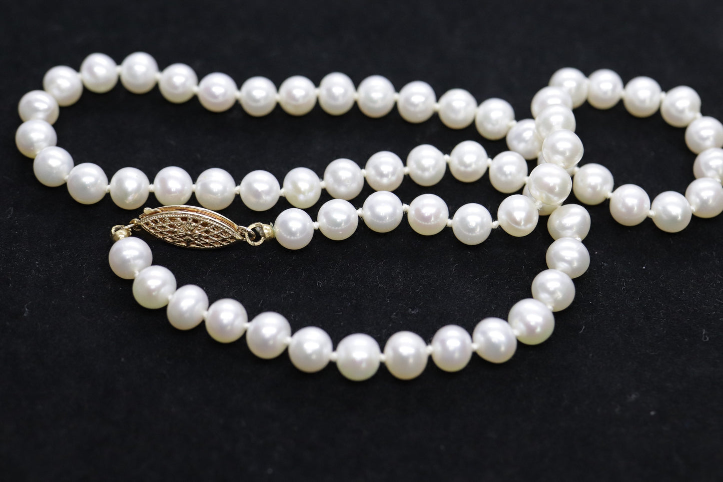 14k Pearl Necklace. 16in length 6mm freshwater pearls
