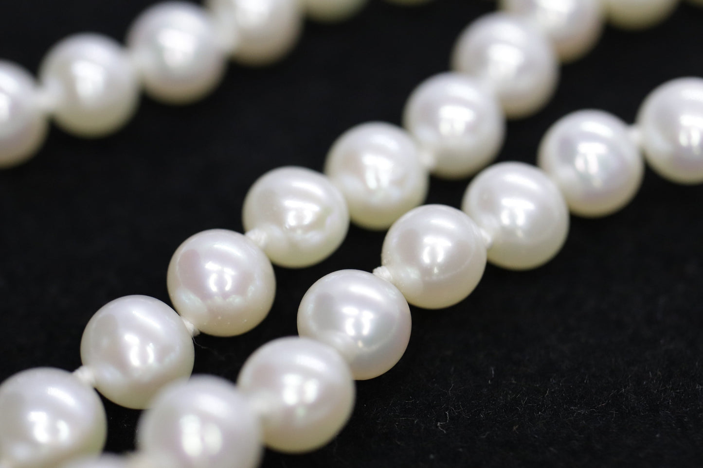 14k Pearl Necklace. 16in length 6mm freshwater pearls