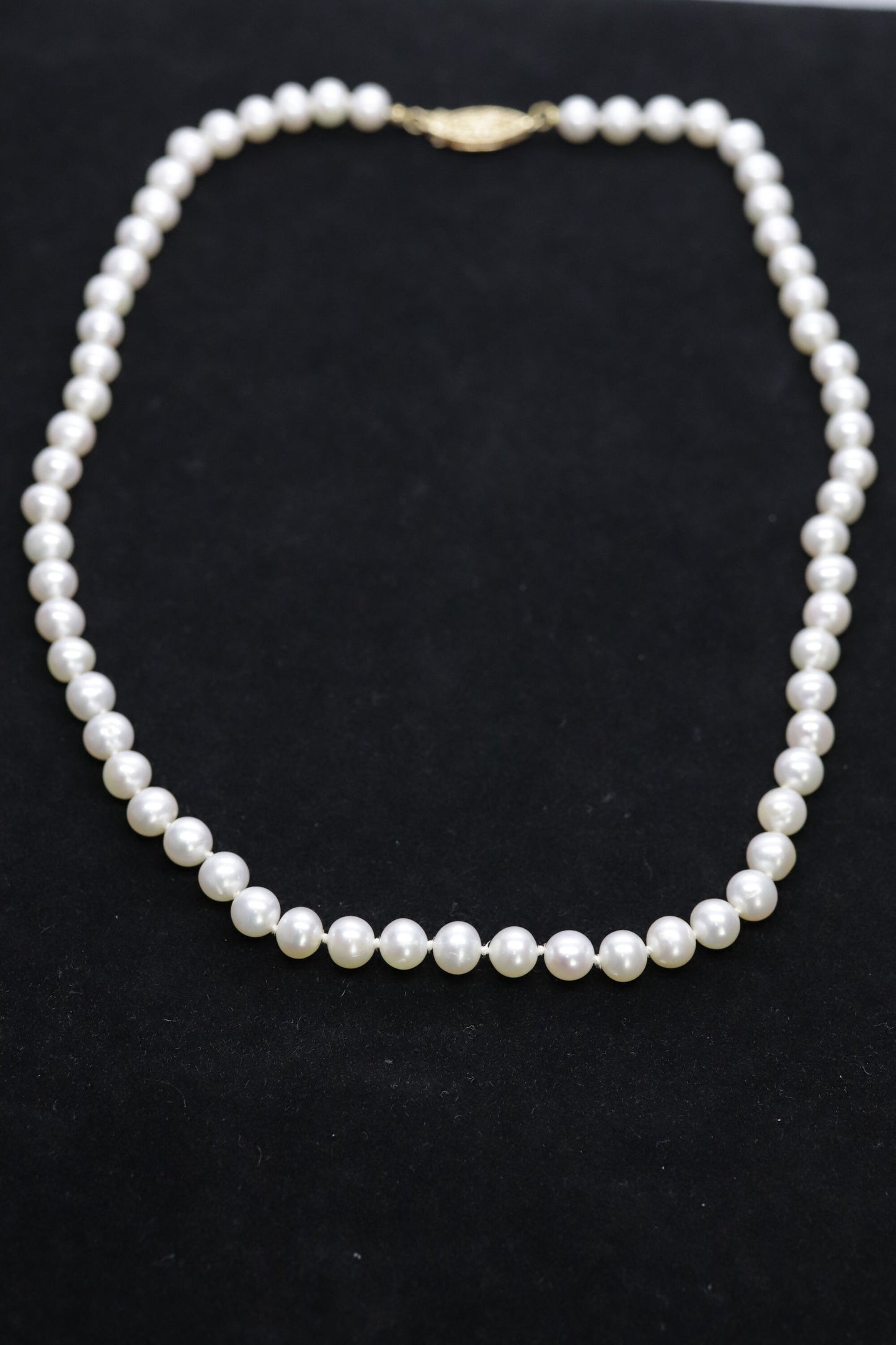 14k Pearl Necklace. 16in length 6mm freshwater pearls