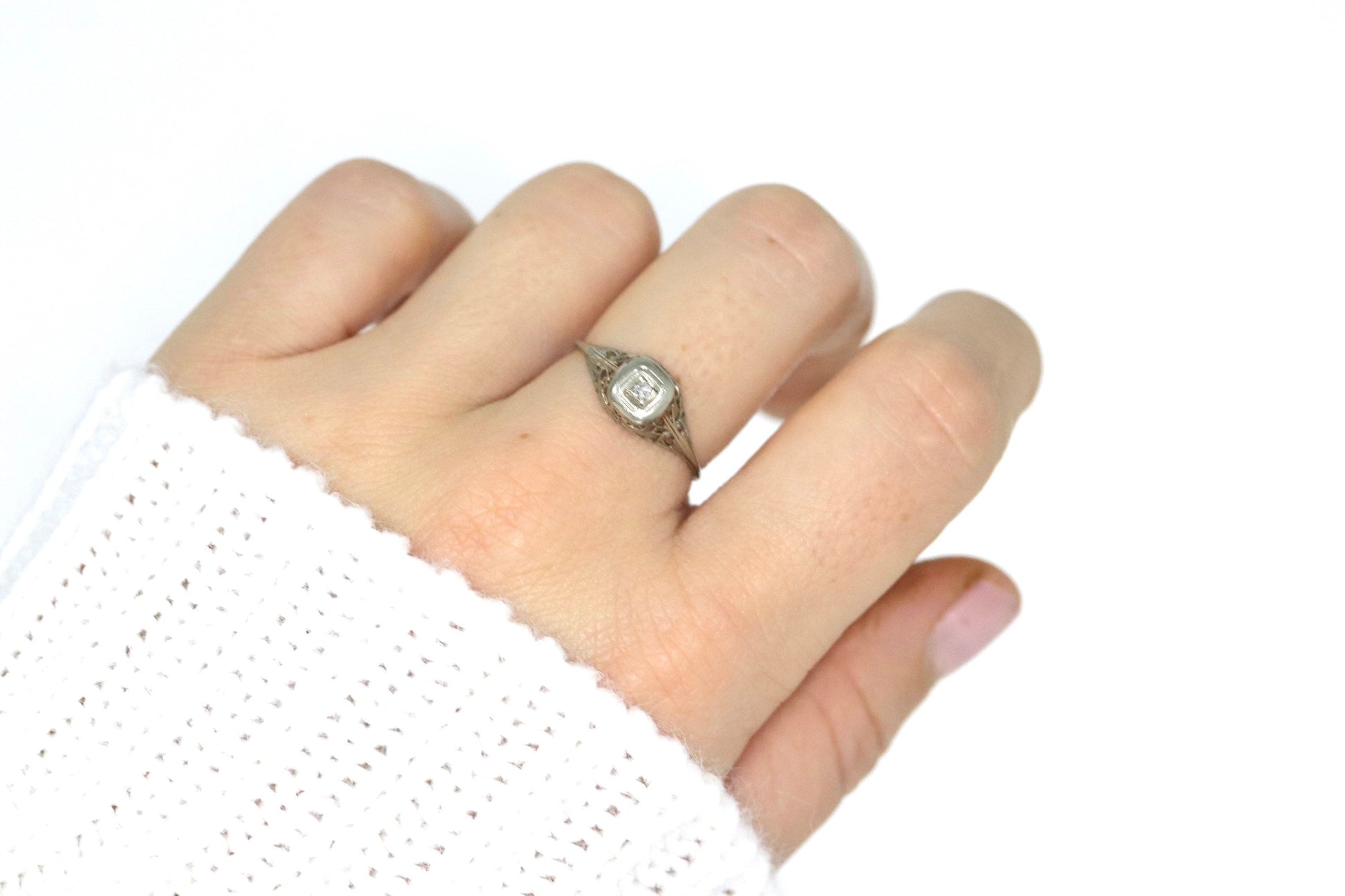 18k Art Deco Diamond ring. 18k White Gold Filigree Ring.st150