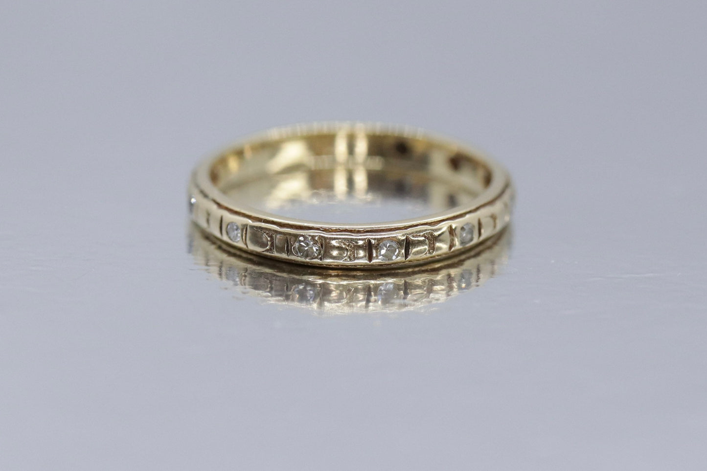 18k Art Deco Blossom Flower Engraved Design with diamonds Band. Flower Blossom eternity Ring. sz6