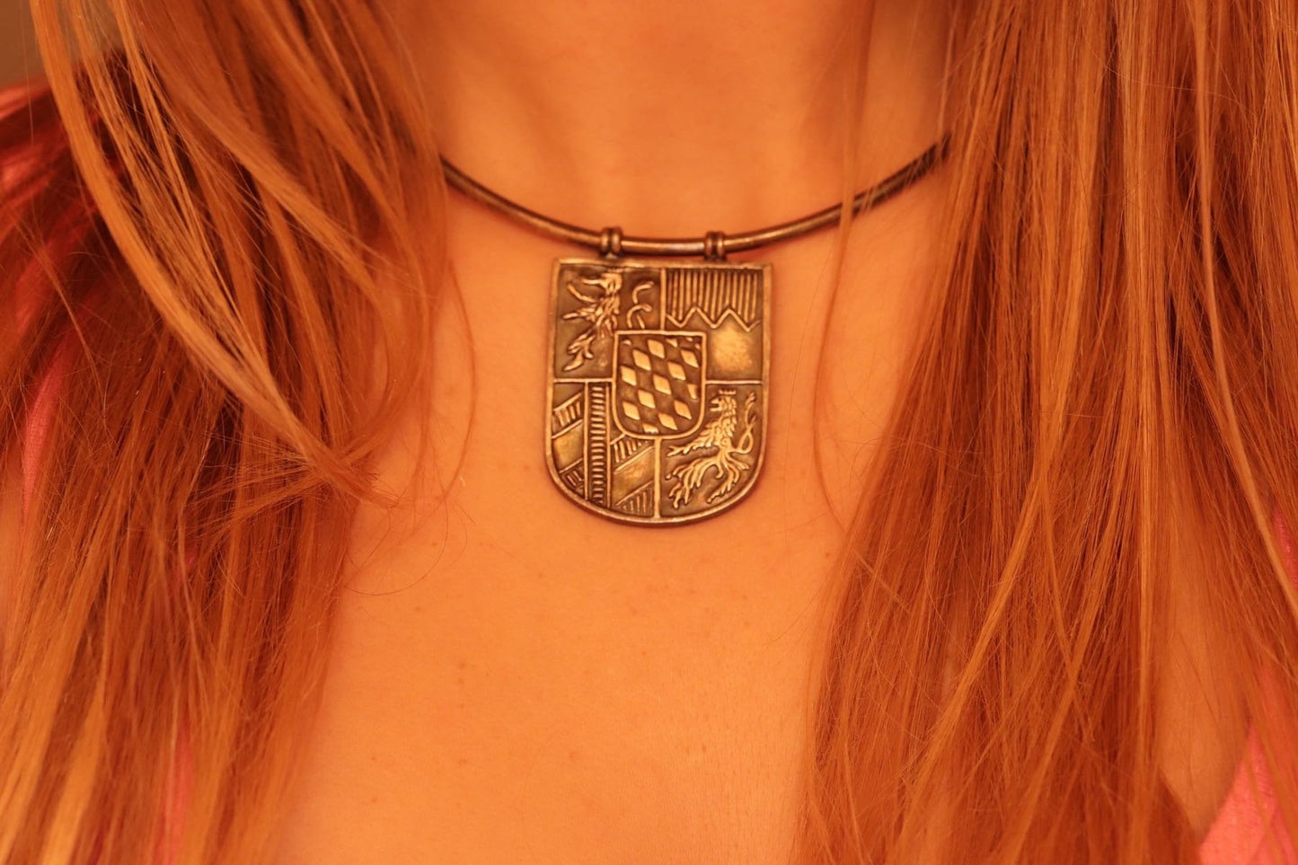 Pre-owned Ilias Lalaounis Sterling Silver Crest Shield Chocker necklace
