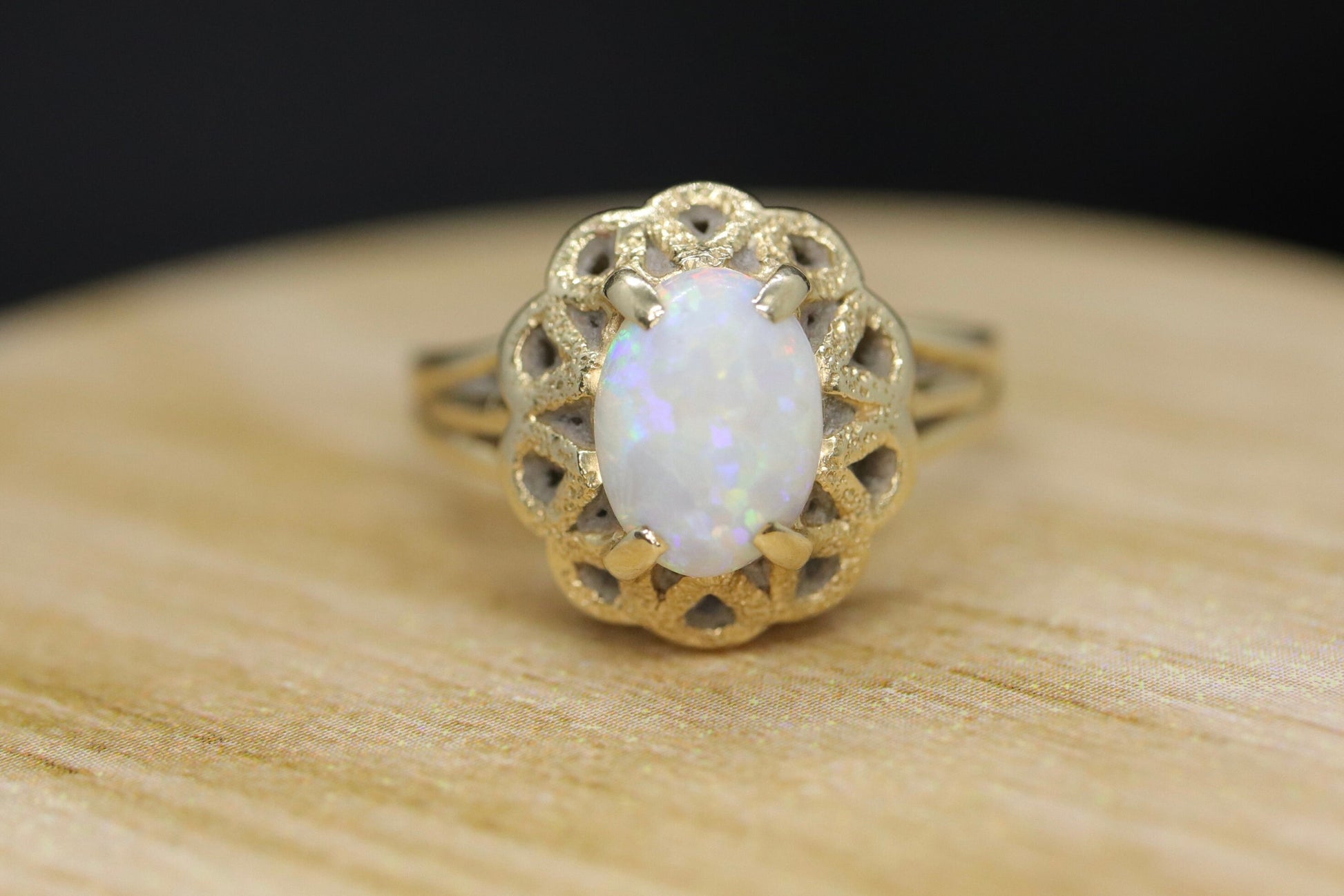 14k Opal Solitaire Claw set ring. Opal solitaire band. st(69/11)