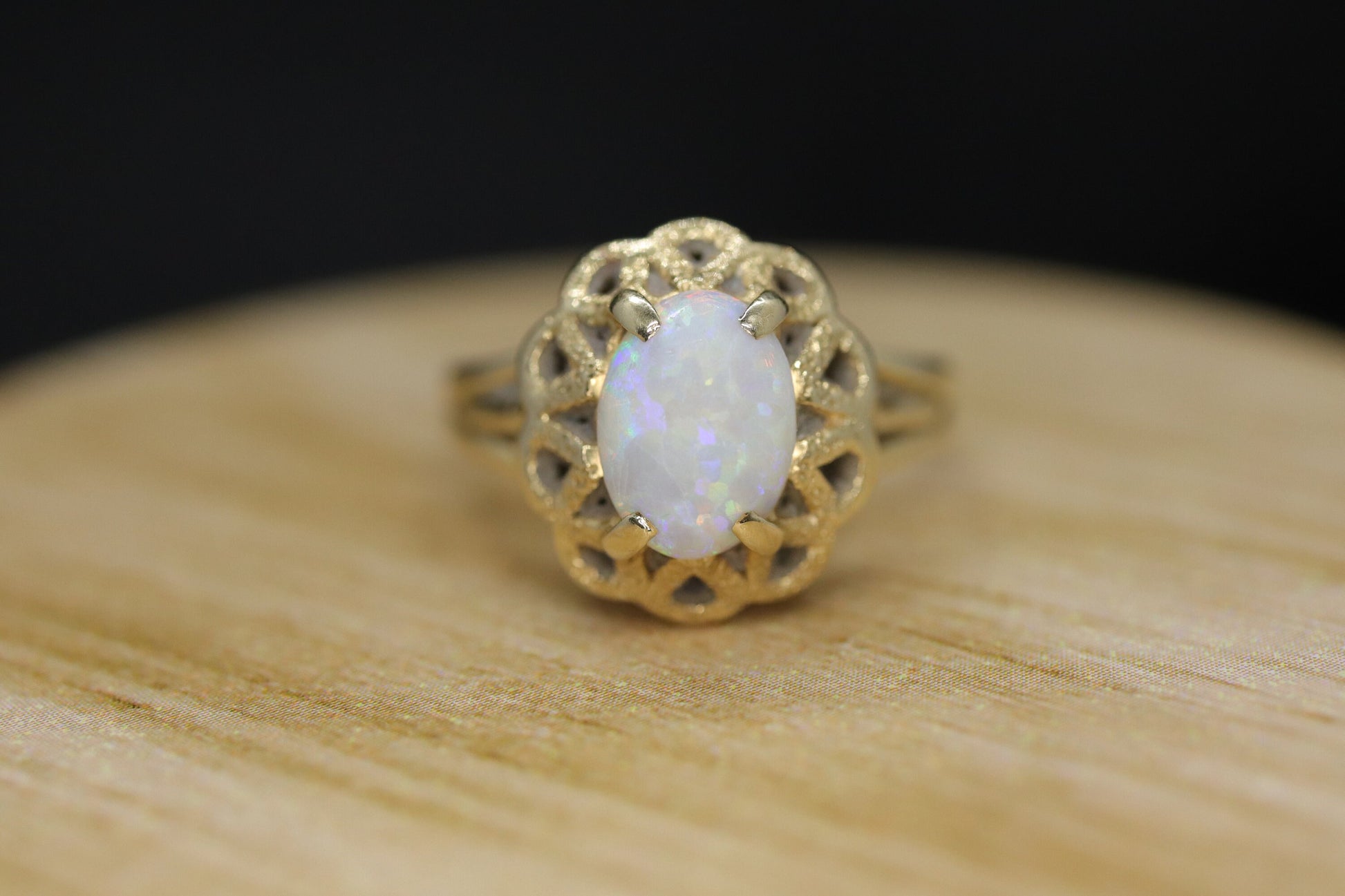 14k Opal Solitaire Claw set ring. Opal solitaire band. st(69/11)