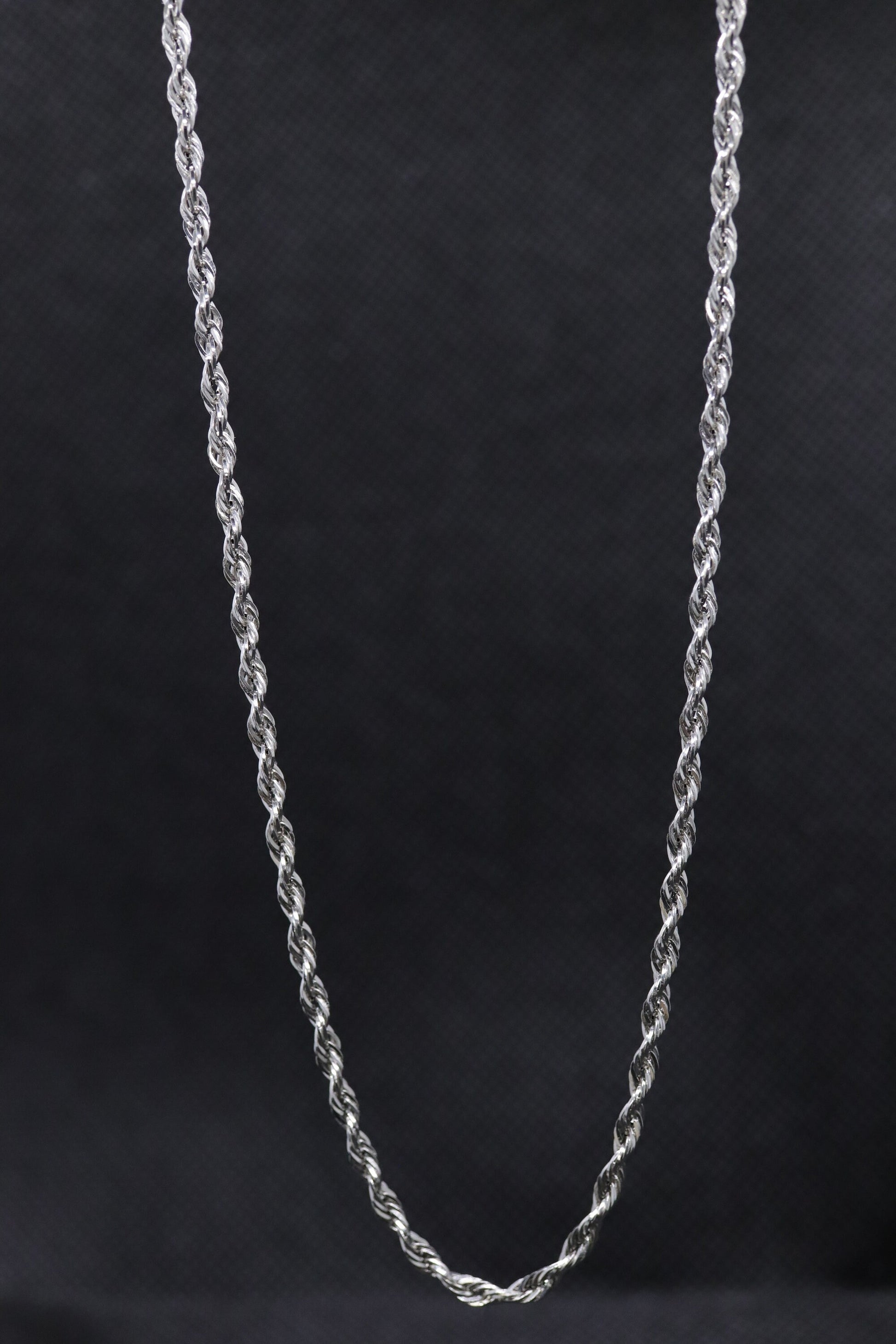 14k Rope Necklace. PERU 14k White Gold Hollow rope necklace. 18in 2.5mm wide